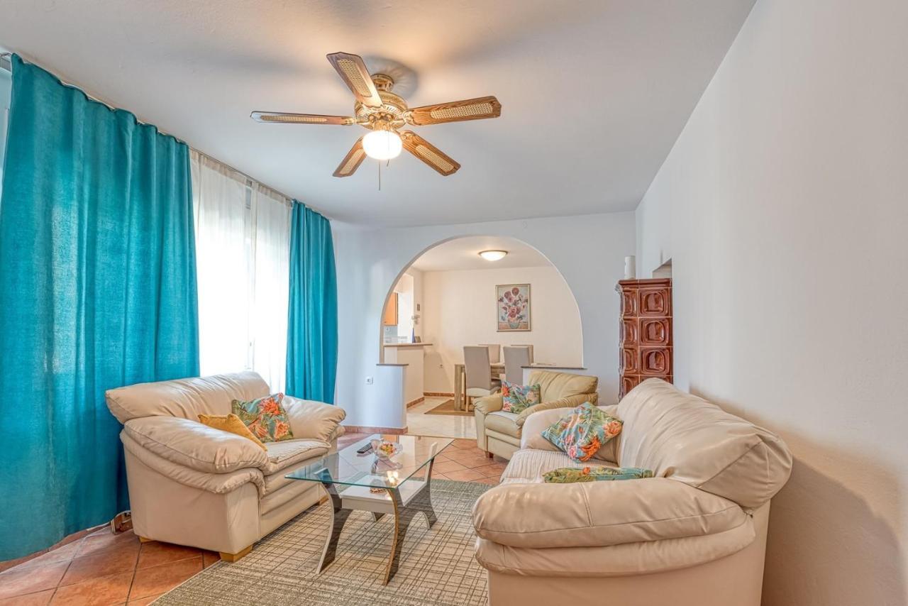 Apartment Gaby With Balcony Porec Esterno foto