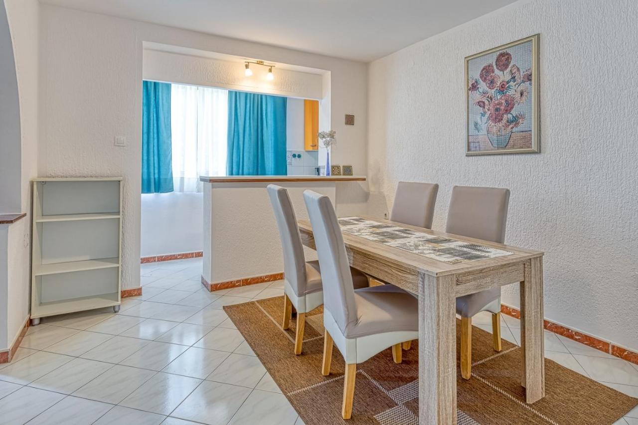 Apartment Gaby With Balcony Porec Esterno foto